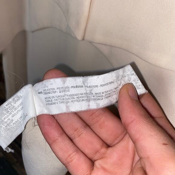 Zara Beige Sleeveless Tiered Chiffon Tank Top Blouse Women's Size Medium - Picture 7 of 9